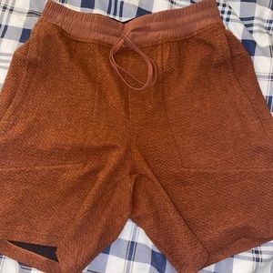 Men’s Lululemon At Ease 7” Shorts. Size Small.